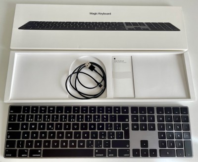 Prodám černou Magic Keyboard s Num Blockem CZ bez Touch ID.jpeg