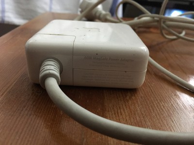 magsafe1_60W_2010-03.jpg